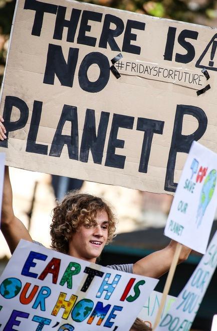 “Ritorno al futuro”: lo sciopero globale degli ambientalisti per agire subito 