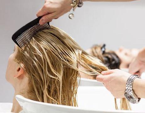 Già diecimila firme sulla petizione per il sostegno alle parrucchiere 