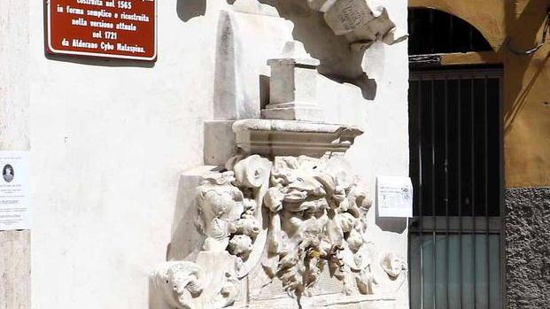 La fontana in Borgo del Ponte