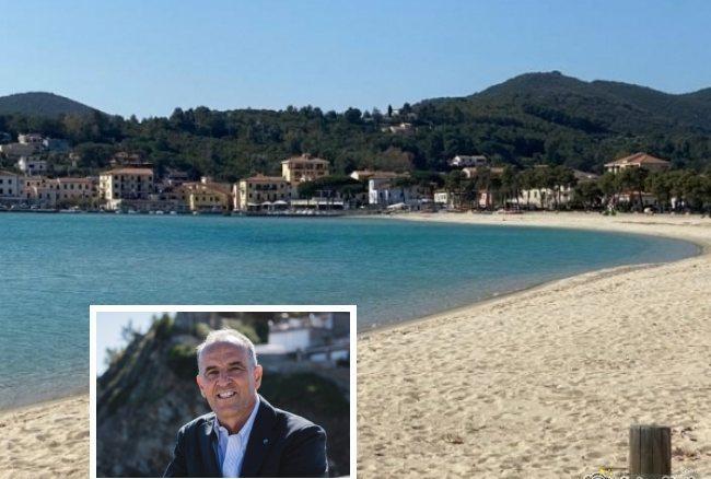 La spiaggia di Marina di Campo deserta (foto Gio’ Di Stefano) e nel riquadro il presidente della Fondazione Isola d’Elba Marco Mantovani