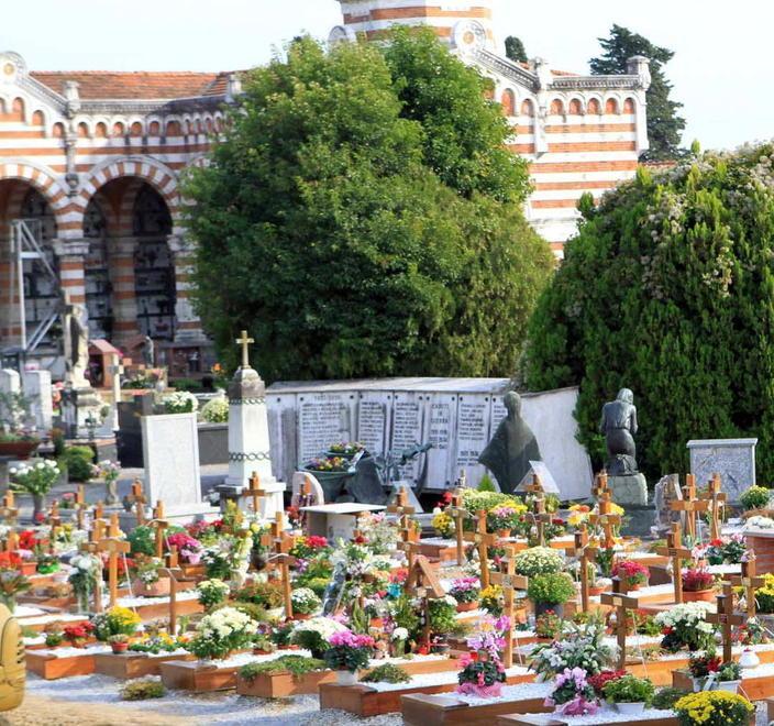 Cimiteri aperti da lunedì per tre giorni alla settimana