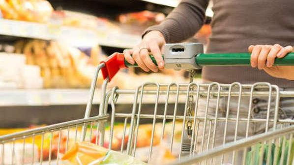 Pacchi alimentari e buoni per la spesa a 1700 famiglie Boom di domande