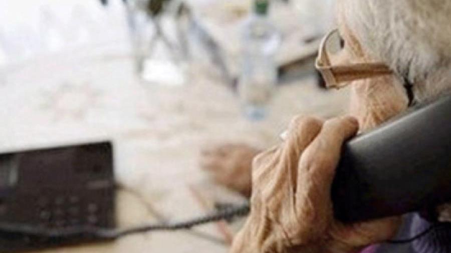 Anche a Siniscola le fate che “adottano” i nonni al telefono