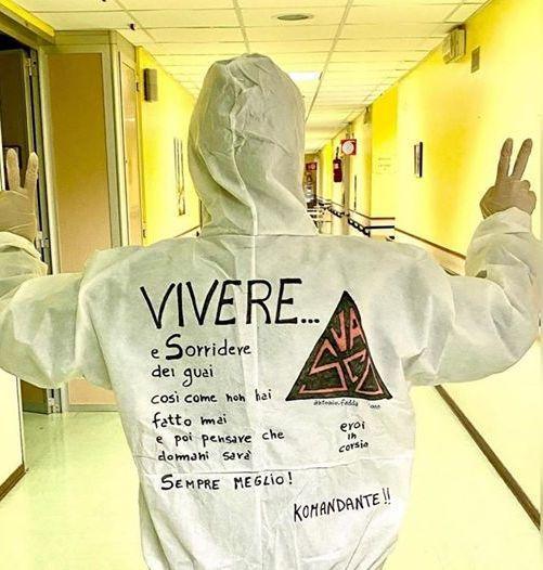 “Vivere” sulla tuta: Vasco elogia l’Oss di Austis 