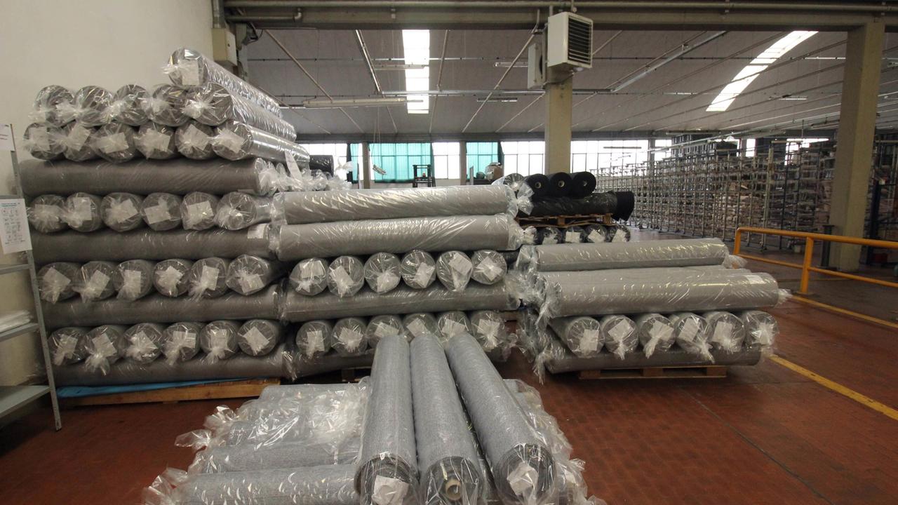 Pezze ferme al lanificio Fortex di Montemurlo