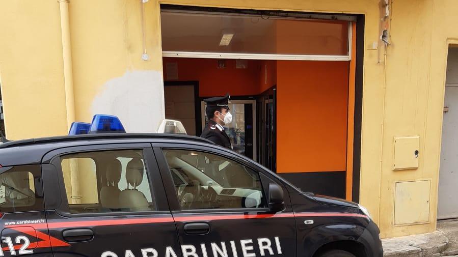 Decimomannu, ladro seriale di merendine denunciato dai carabinieri