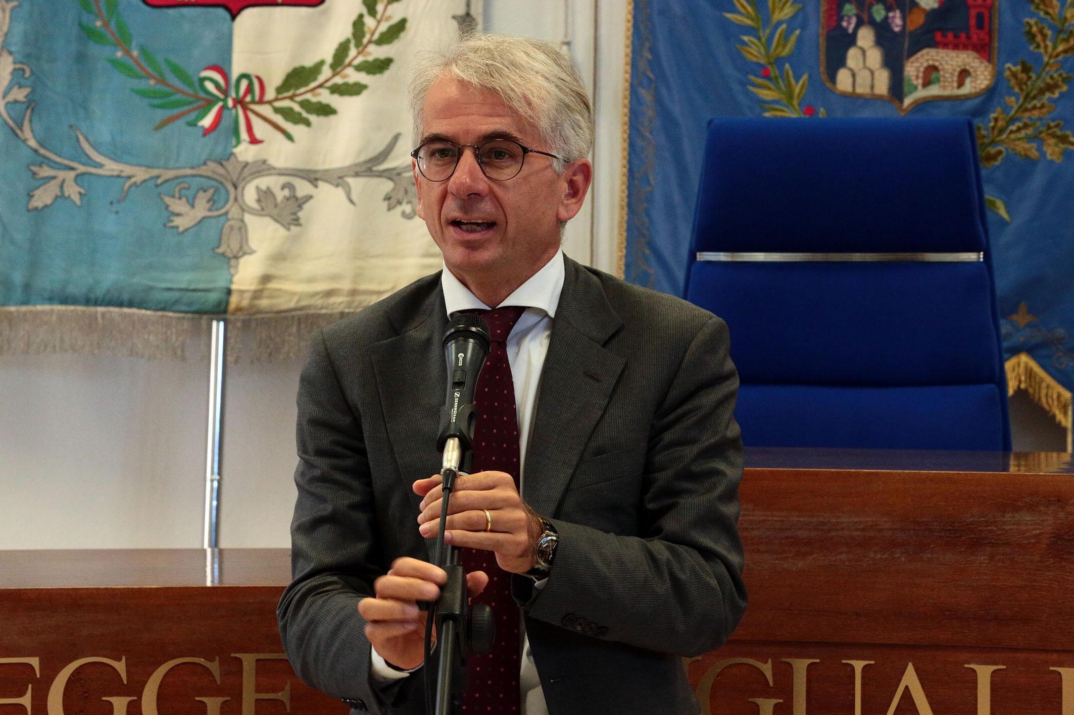 Ferri al fianco delle imprese: «Riaprire il 27 per il marmo è la cosa giusta»