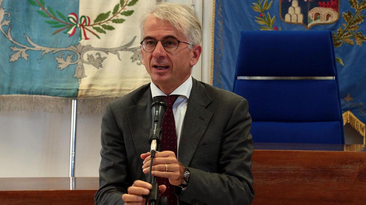 Ferri al fianco delle imprese: «Riaprire il 27 per il marmo è la cosa giusta»