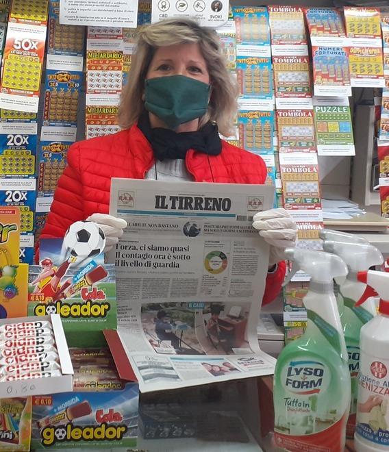 Giornali e tanti servizi nel regno di Maria Rosa in via di Montramito 