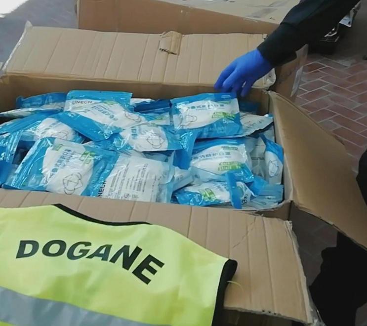 Messe sotto sequestro 3600 mascherine delle farmacie comunali 