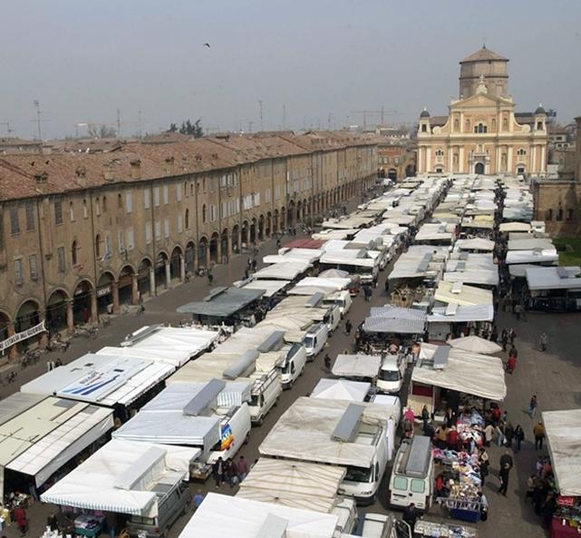«Al vaglio nuove regole per i dehors e gli spazi» 
