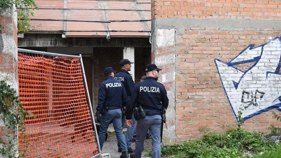 Ruba un cellulare poi si nasconde Denunciato un giovane
