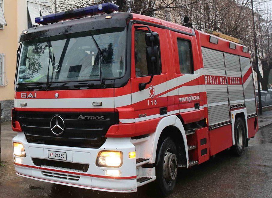 Termocoperta accesa va in corto circuito e fa divampare un rogo