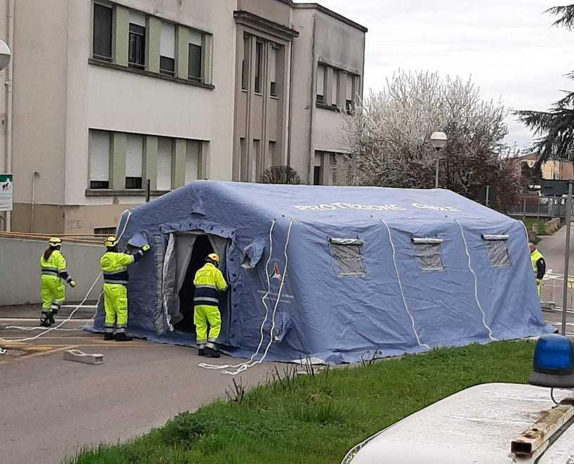 Morì con il virus all’ospedale di Argenta. Era negativa 15 giorni dopo il ricovero 