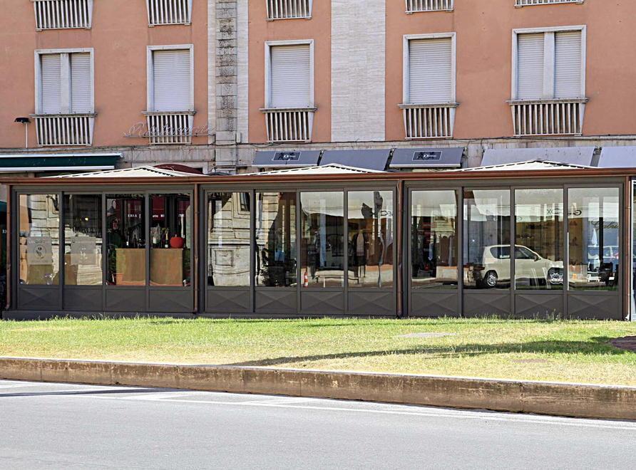 Il Caffè Centrale in piaza del Popolo