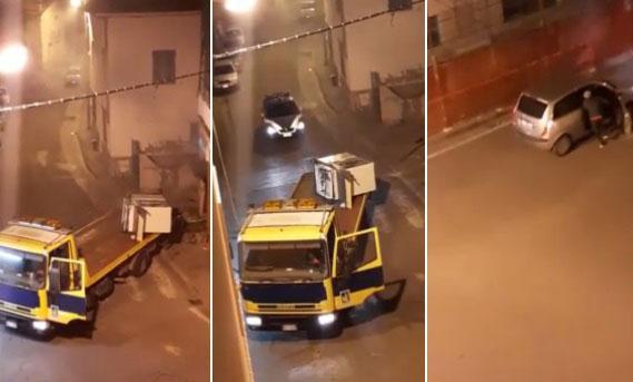 Tentano di portare via il bancomat ma arriva la polizia e fuggono - Video 
