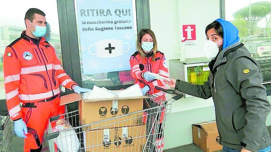 Altra giornata di caos per la distribuzione delle mascherine
