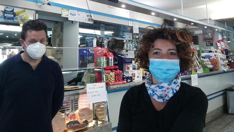 Bar si trasforma in bottega per le consegne a domicilio
