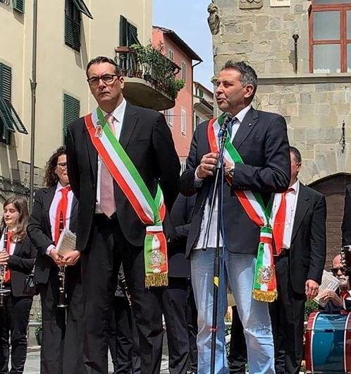 Bandiere fuori dalle finestre e “Bella ciao” 