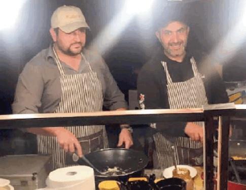 Riccardo Neri (a destra) con un collega