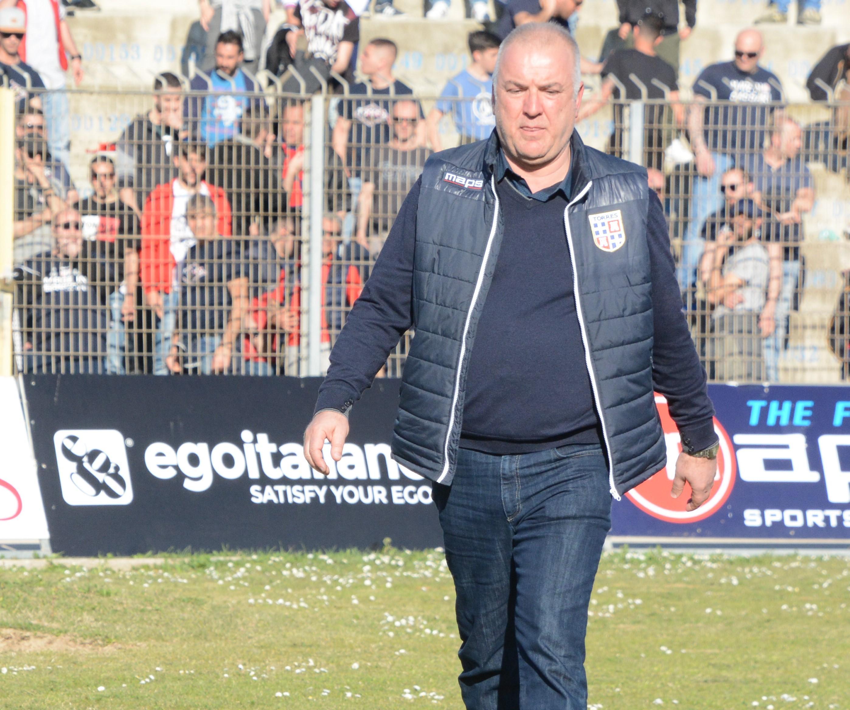 Caso stipendi alla Torres: i giocatori contro il club
