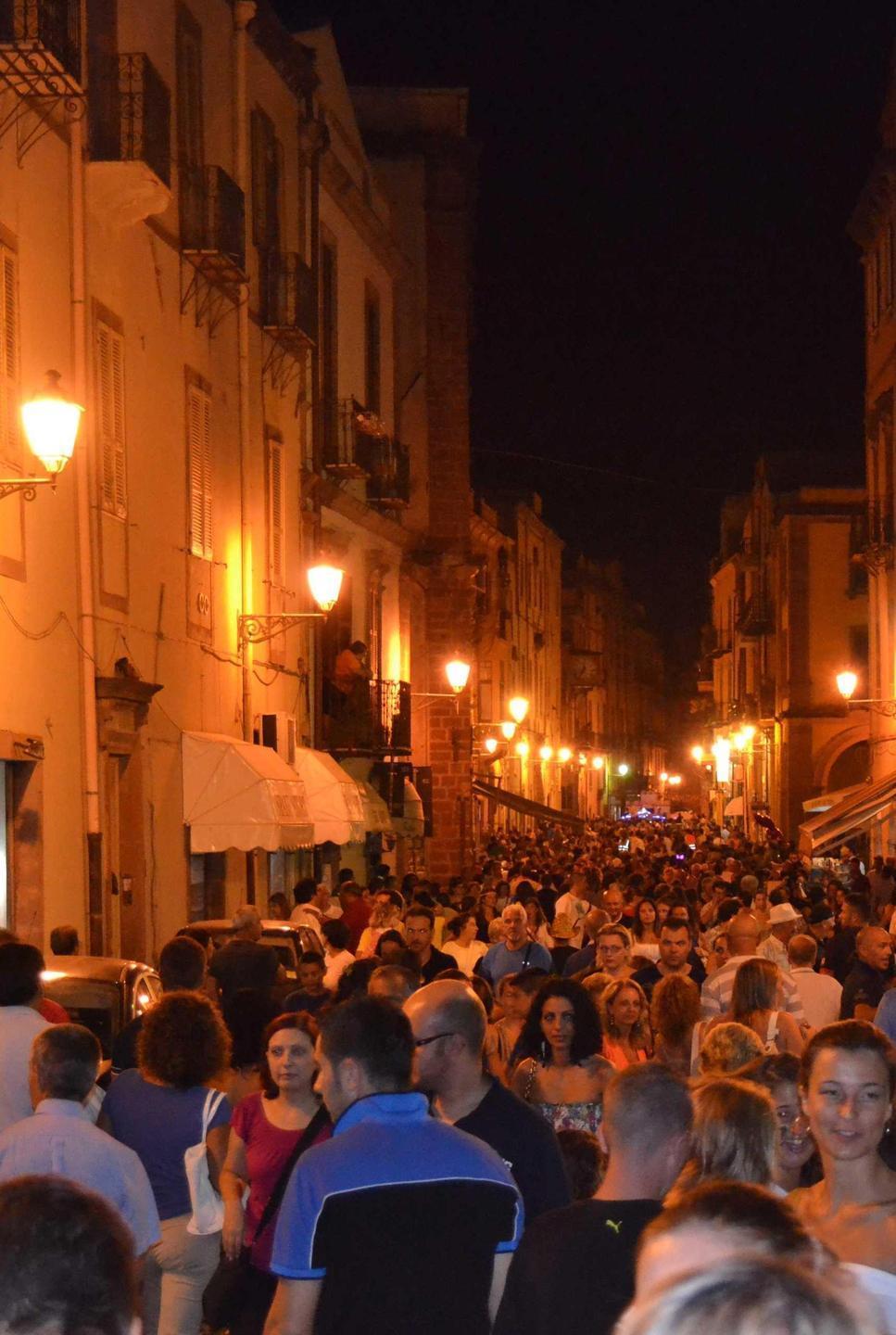 Bosa, ristoratori e albergatori: riavvio denso di incognite