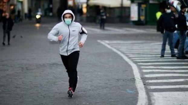 L'età, la genetica, lo sport, il gruppo sanguigno: ecco perché alcuni rischiano di più se contraggono il virus