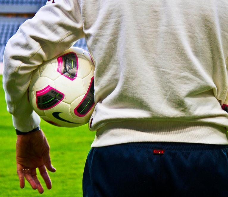 «Nel calcio non c’è rischio zero» Rezza gela i fan della ripartenza 