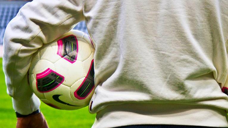 «Nel calcio non c’è rischio zero» Rezza gela i fan della ripartenza
