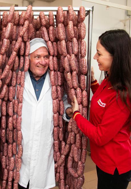 Silvano Mori nel suo laboratorio di Torniella (foto scattata prima dell'inizio dell'emergenza coronavirus)
