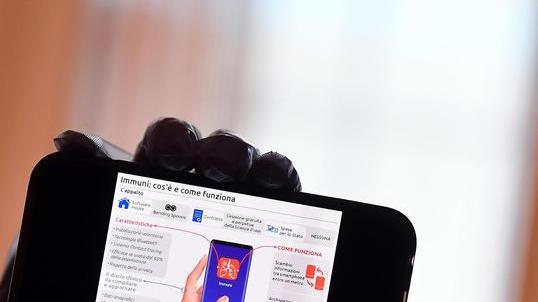 Contagio e virus, un’app traccerà i nostri contatti: il dilemma tra privacy e salute