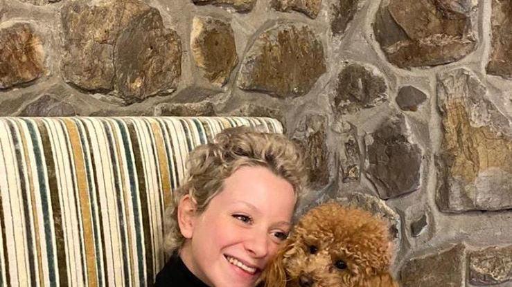 Uccisa a 18 anni nel paese falciato dal tumore raro: "Buon viaggio piccolo fiore"