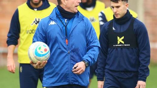 Modena. Mignani: «Sarà dura ripartire, ma spero nei playoff»