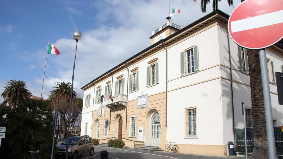 Contributi irregolari La Farmas si difende