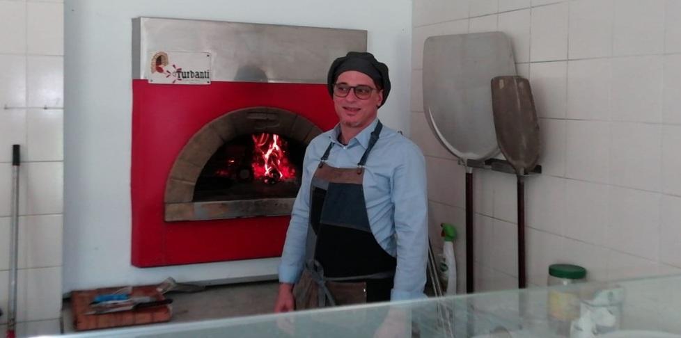 Una pizza calda al personale del 118 Il dono di Antonio 