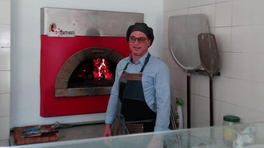 Una pizza calda al personale del 118 Il dono di Antonio