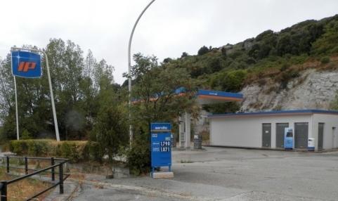 Riapre il distributore di carburanti del paese