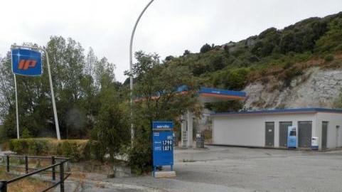 Riapre il distributore di carburanti del paese