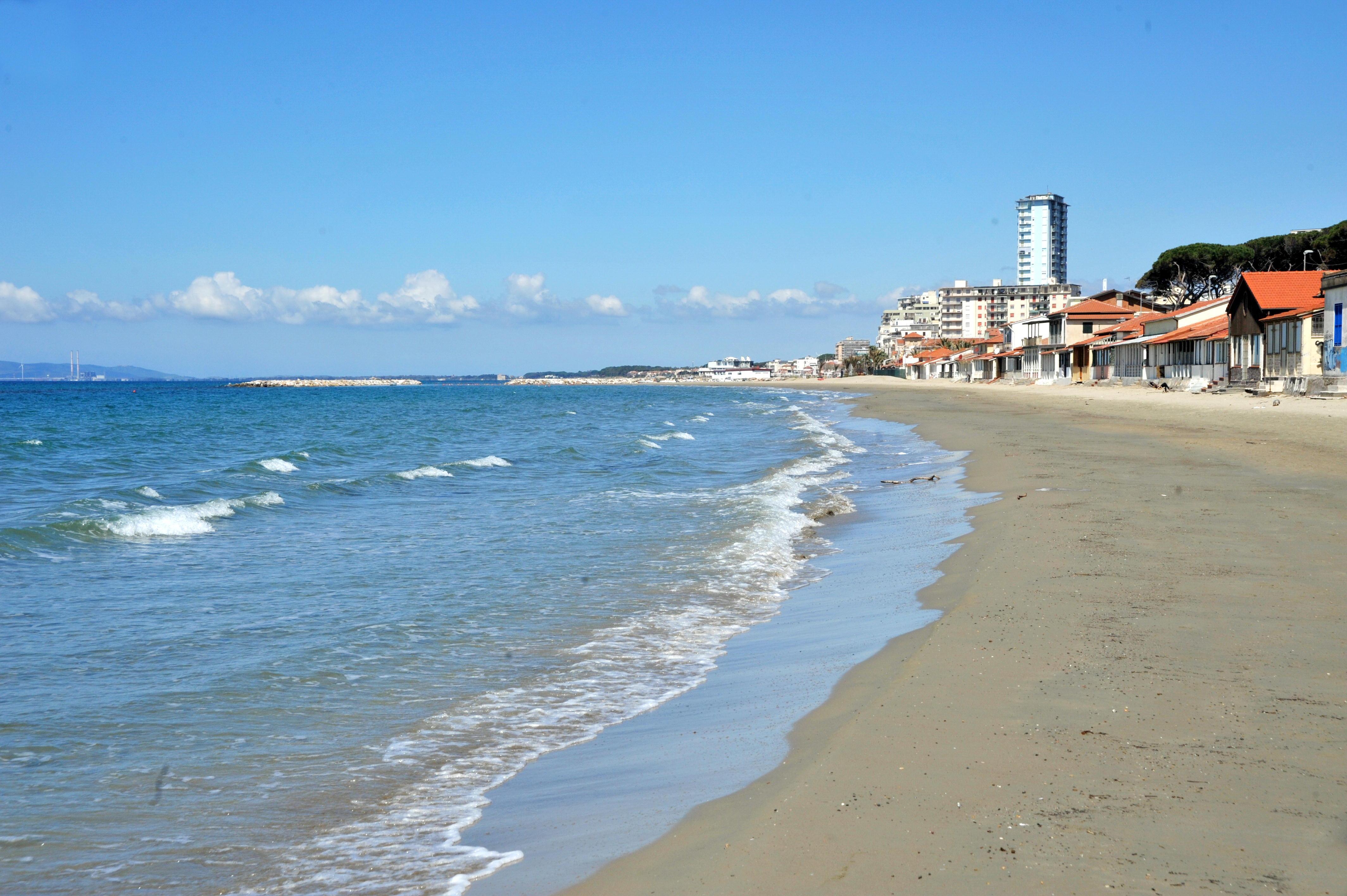 Tintarella rimandata, se sei vicino al mare ti puoi tuffare ma non abbronzare 