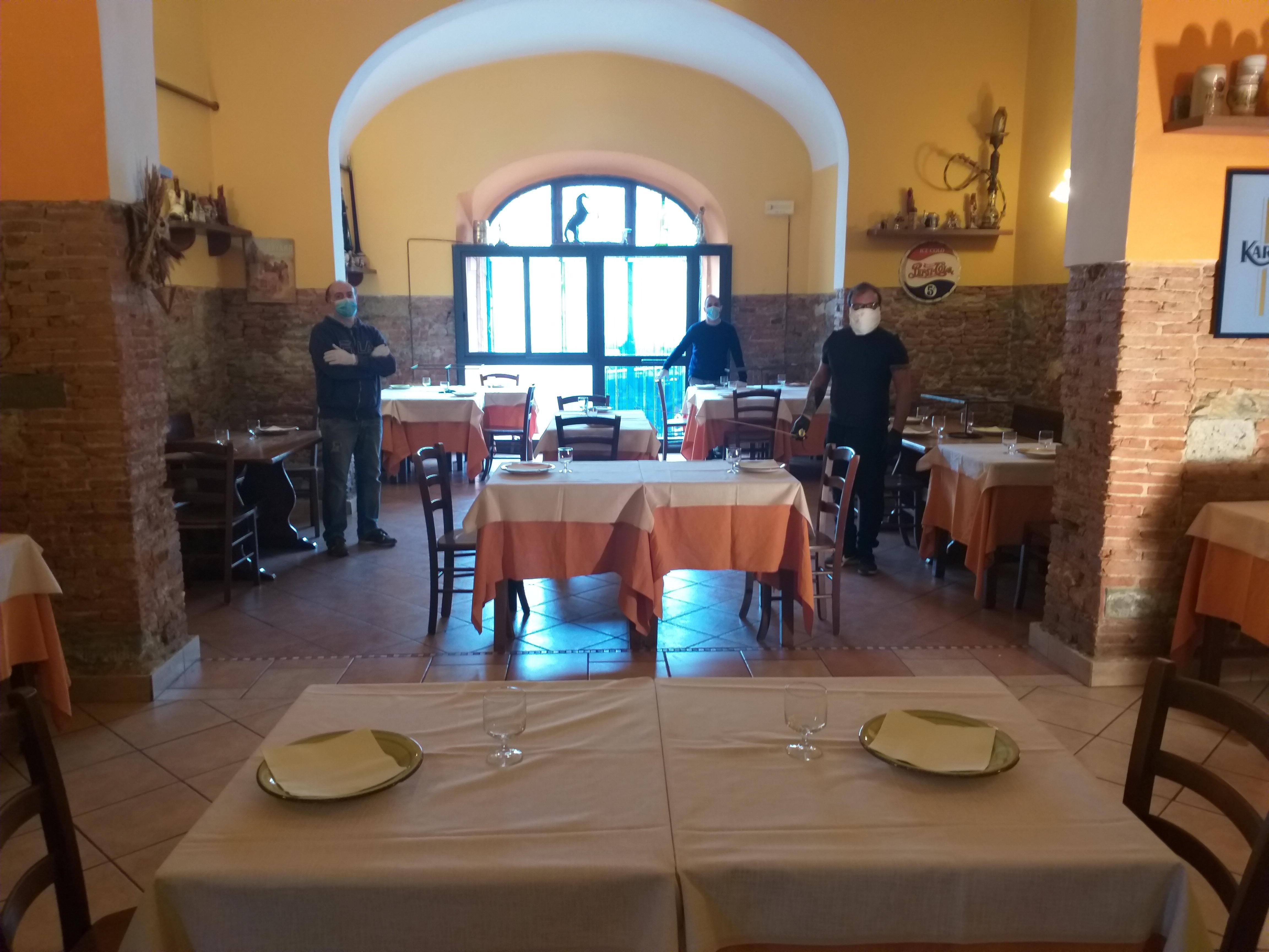 Un ristorante toscano vuoto in questa fase di emergenza coronavirus