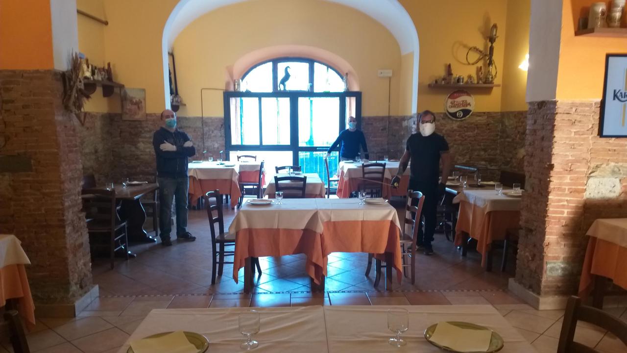 Un ristorante toscano vuoto in questa fase di emergenza coronavirus