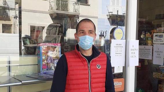 L’edicola di Folisi punto di riferimento per residenti e turisti