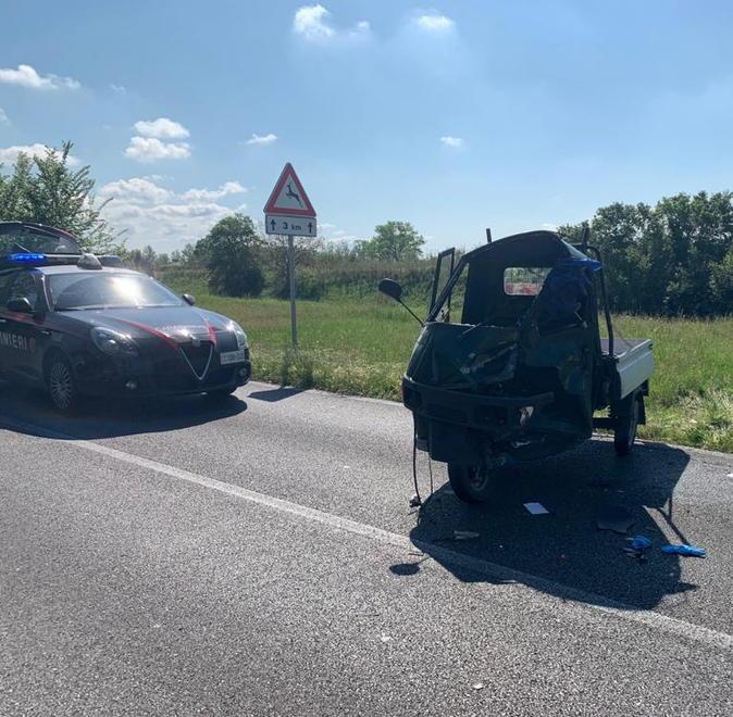 In fin di vita dopo lo scontro con un’auto 