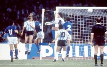 Maradona, trent’anni dopo la ferita si riapre 