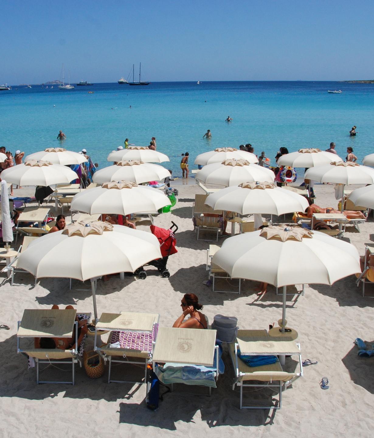 Spiagge, tutta la minoranza contro Nizzi 