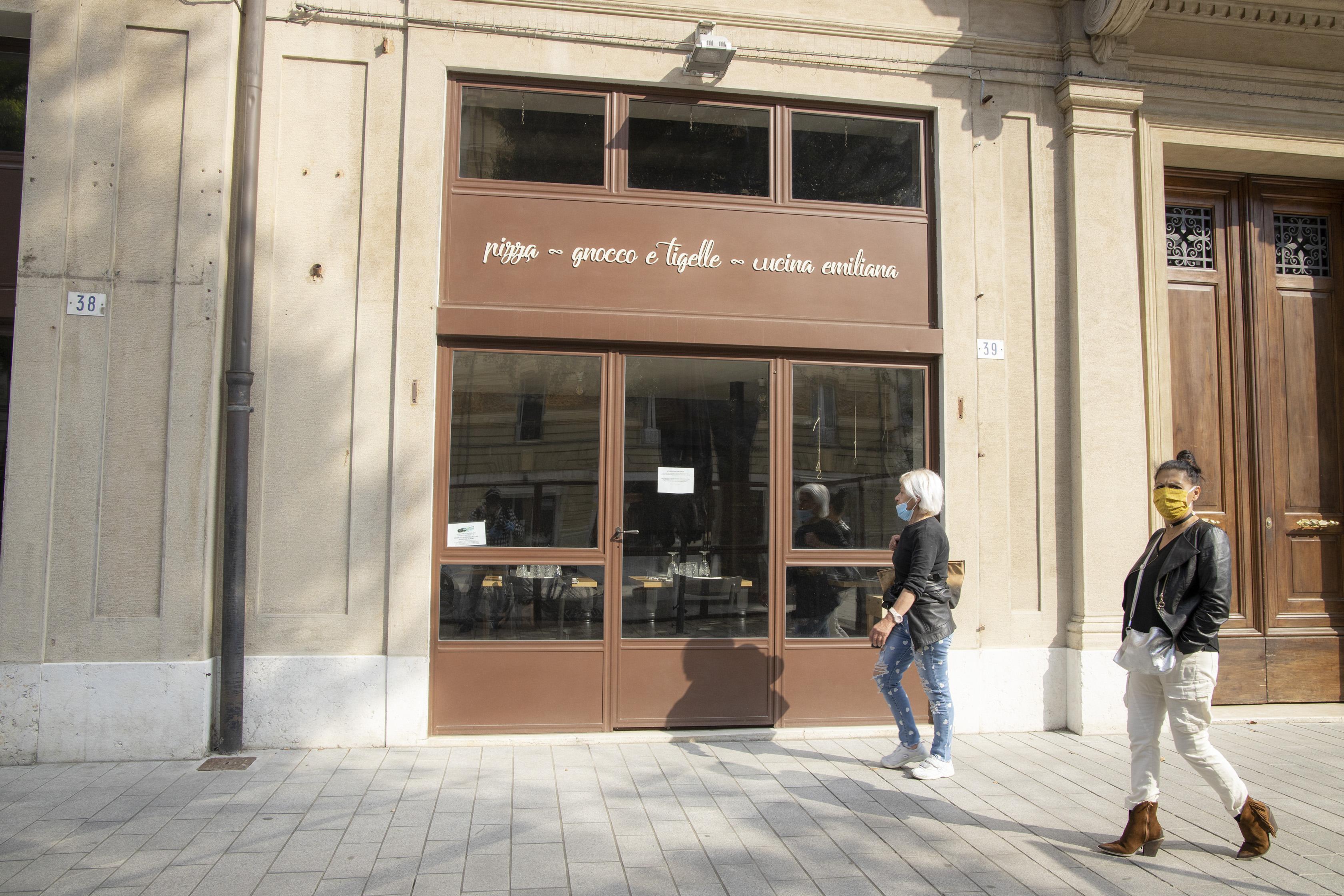 Modena. La protesta dei ristoranti «E nessuno ci sa dire come riapriremo i locali» 