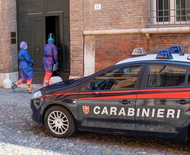 Non risponde al telefono, trovato morto in casa a Ferrara