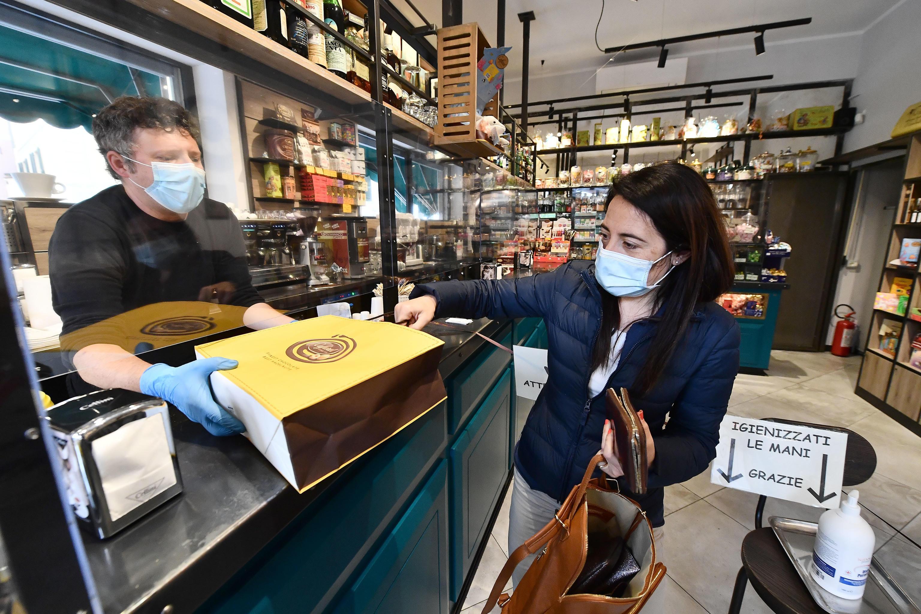 Coronavirus in Sardegna, i ristoratori chiedono a Solinas di anticipare il take away