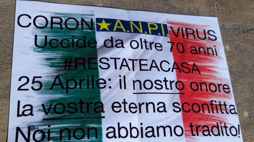 Sfregio neofascista ai partigiani, il sindaco denuncia. Indagano i carabinieri