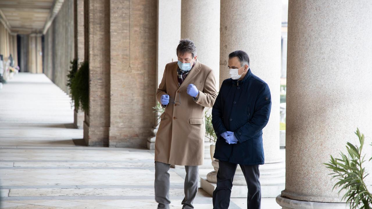 Messe negate. Il sindaco di Modena Muzzarelli risponde al vescovo: "Cerimonie pubbliche sì, ma in sicurezza"